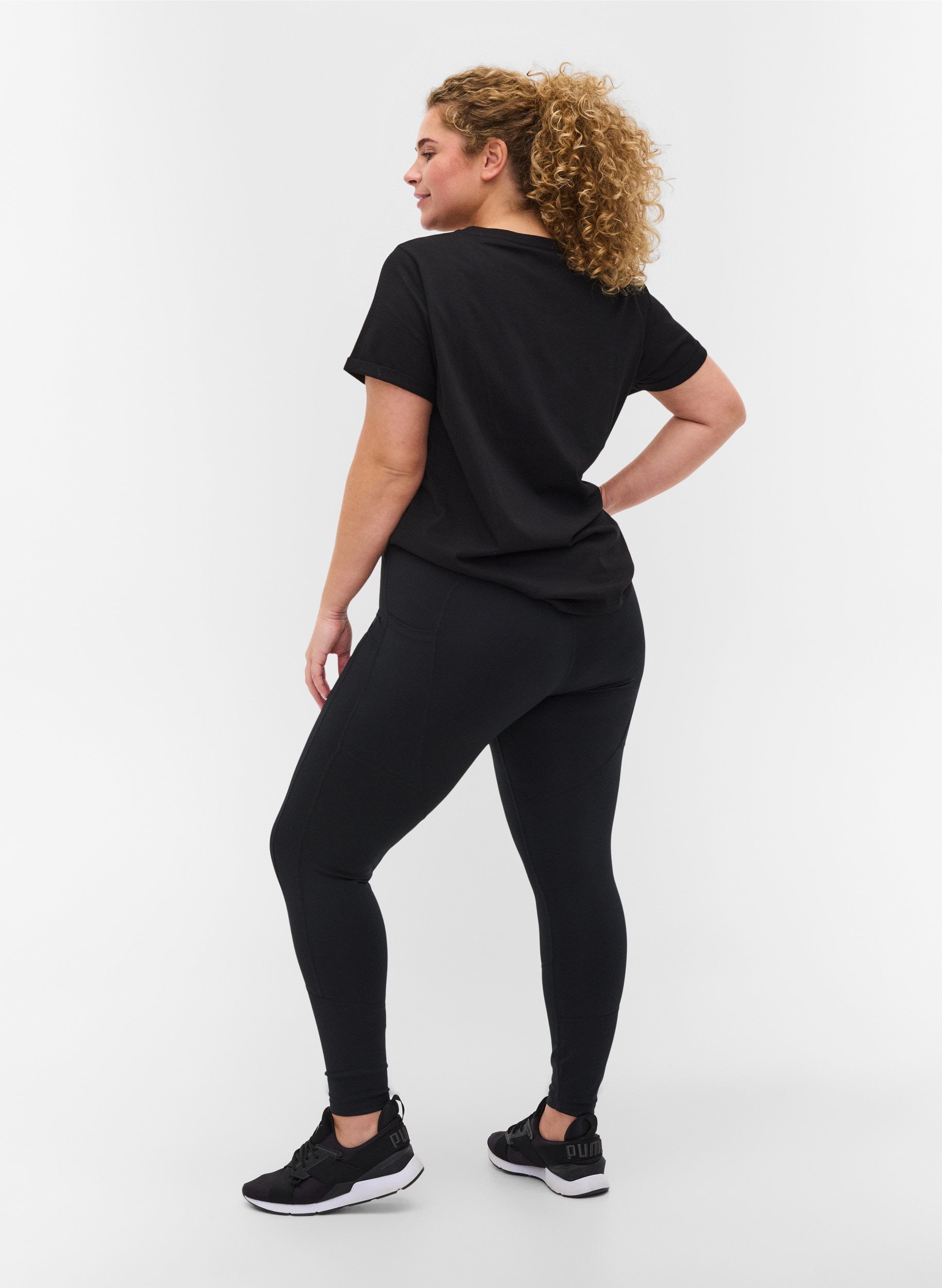 Cropped gym leggings with pocket and 