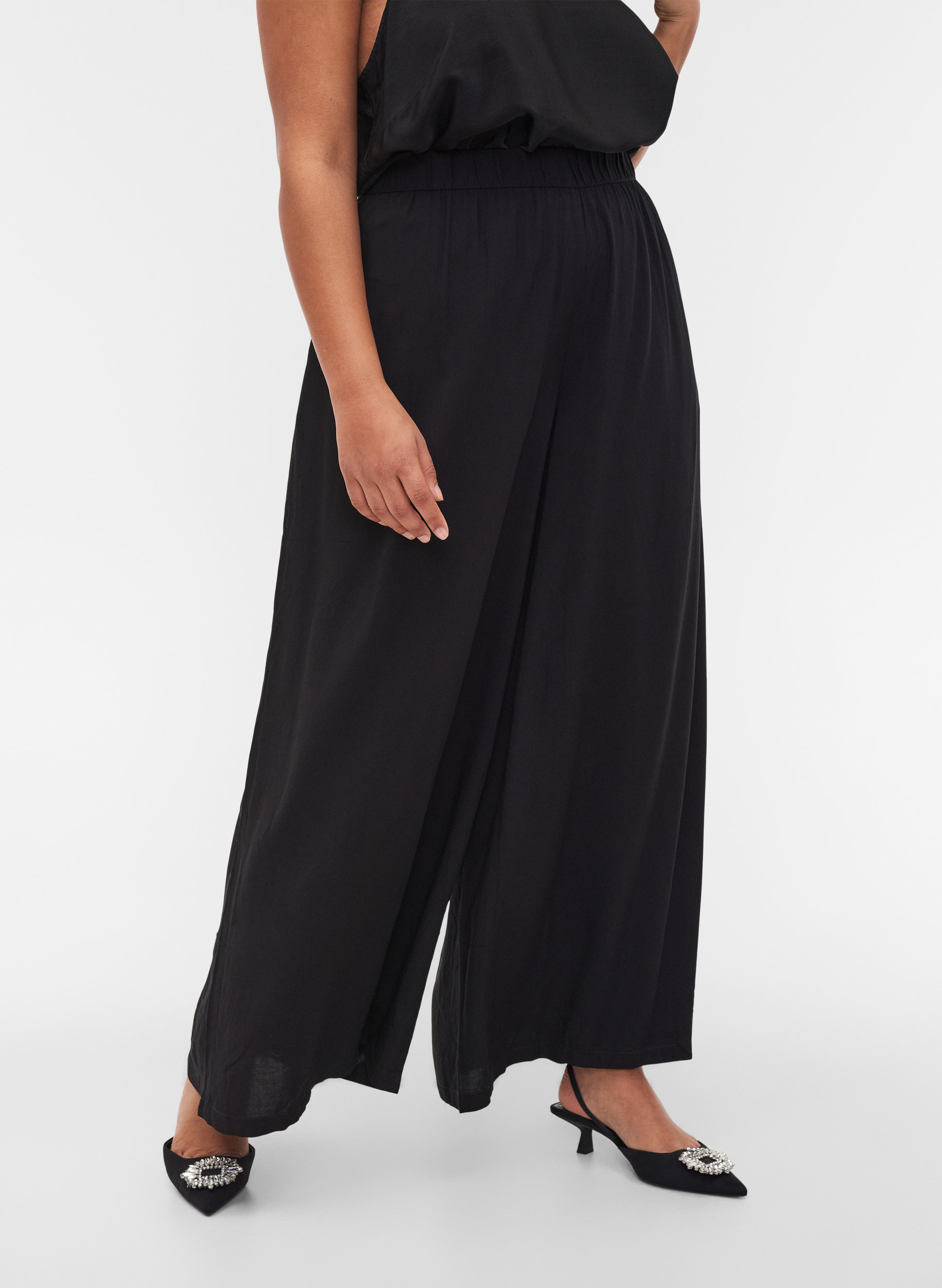 Plain wide leg pants made of viscose 