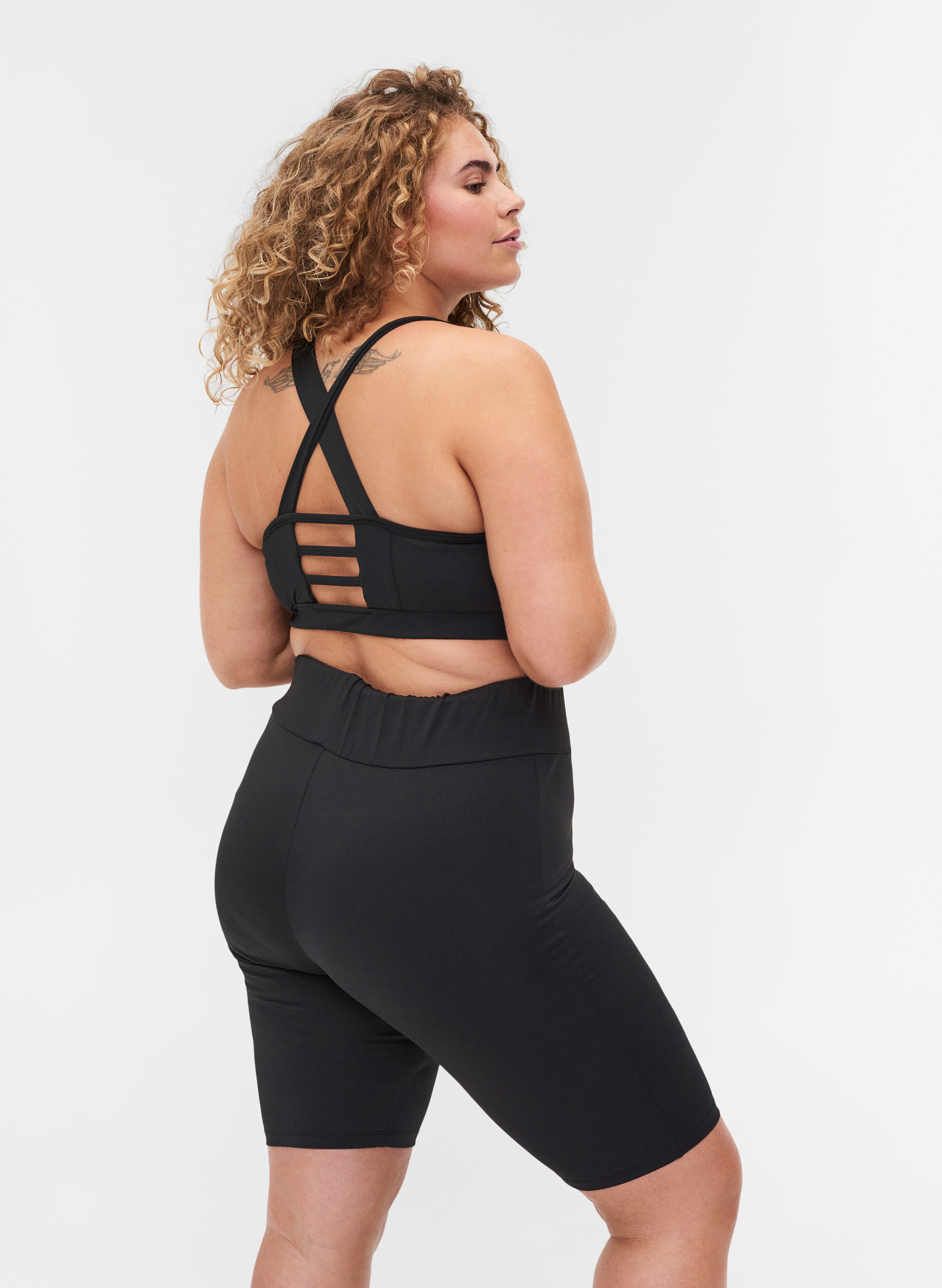 Tight-fitting workout shorts - Black 