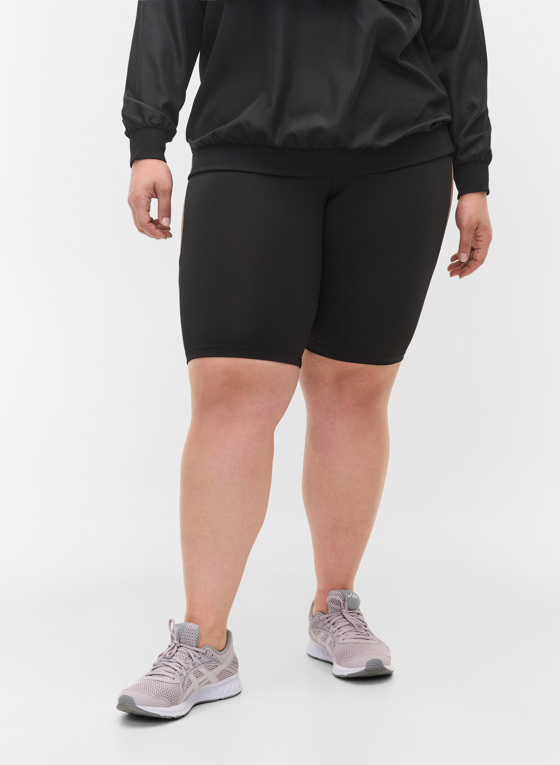 Tight fitted training shorts - Black 