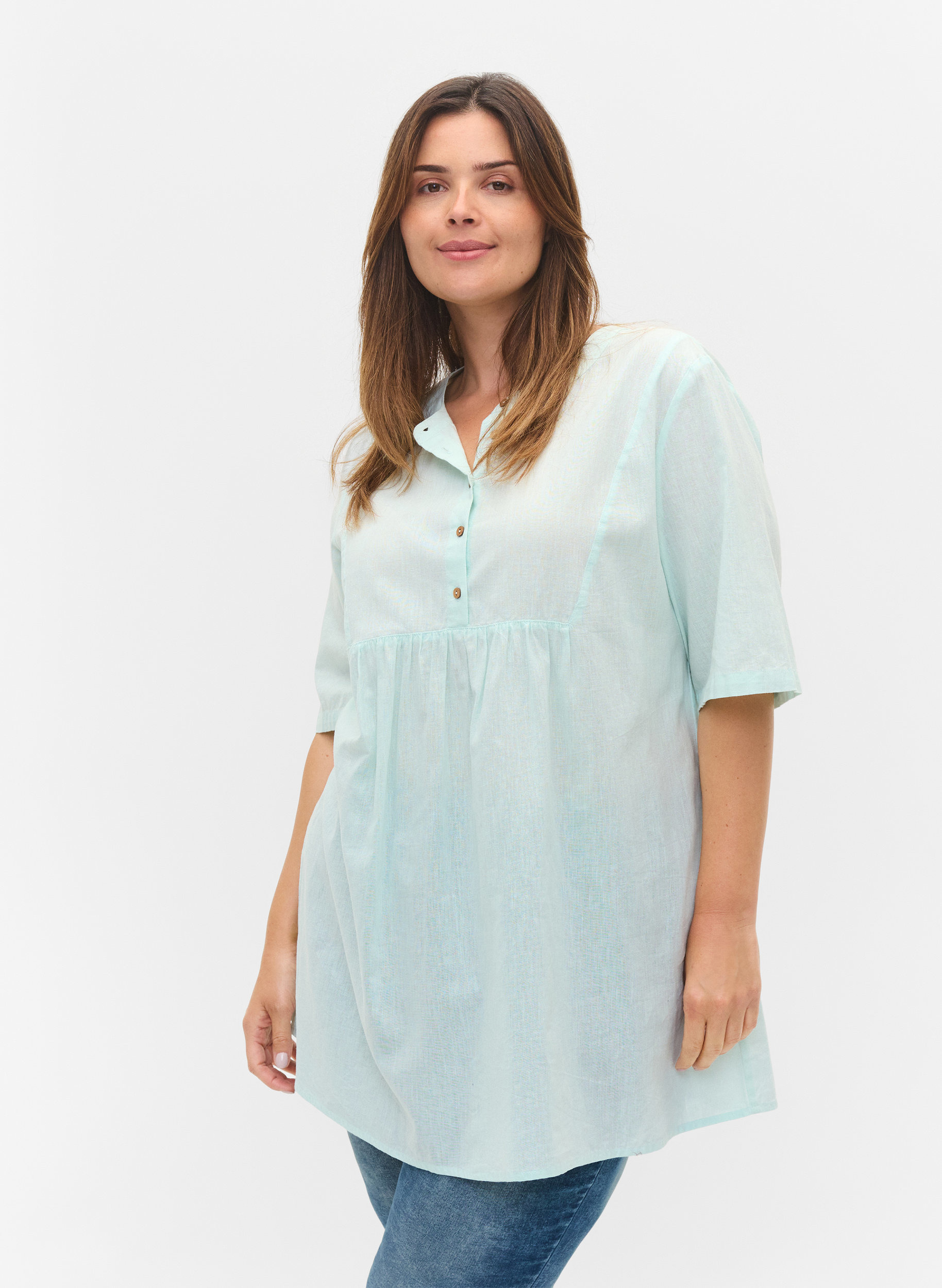 Short-sleeved tunic with buttons, Moonlight Jade, Model