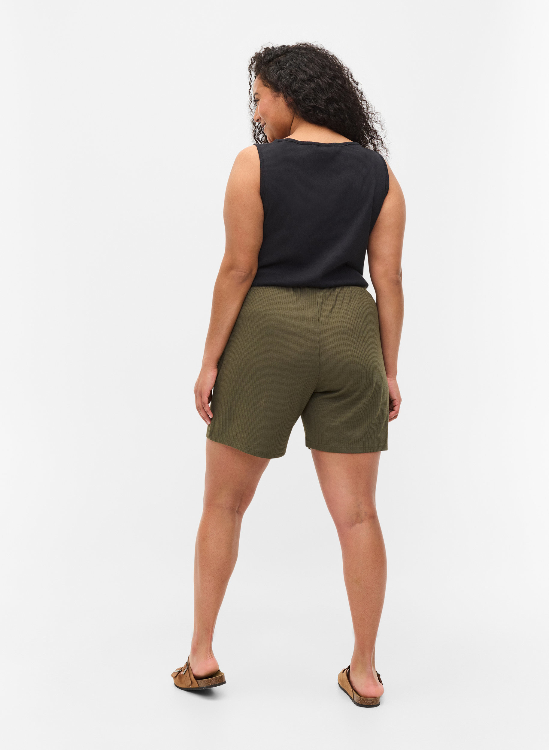 Shorts in ribbed fabric with pockets, Dusty Olive, Model