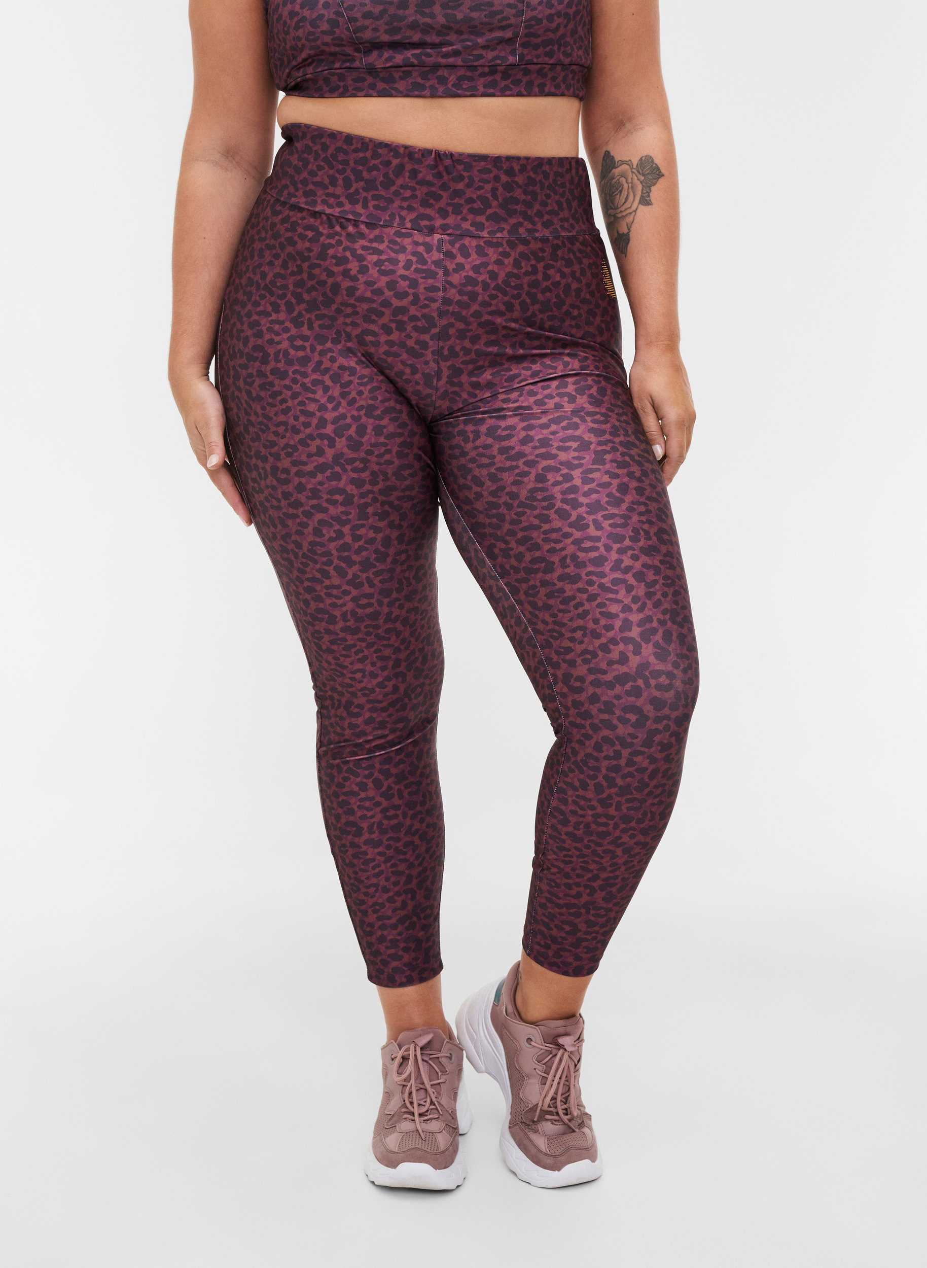 Cropped gym legging with leopard print 