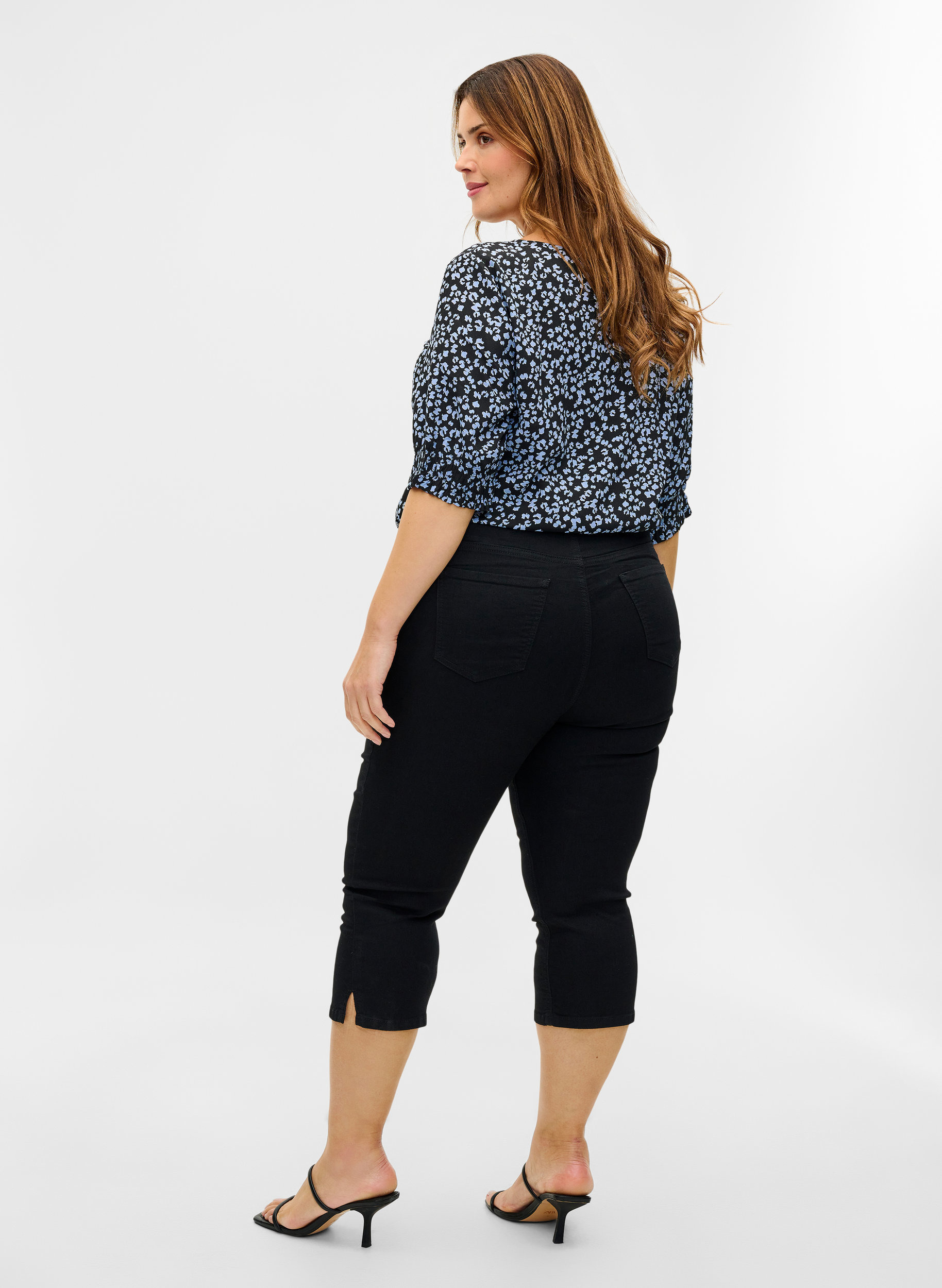 Cotton blend capris - Black - Sz. 42-60 