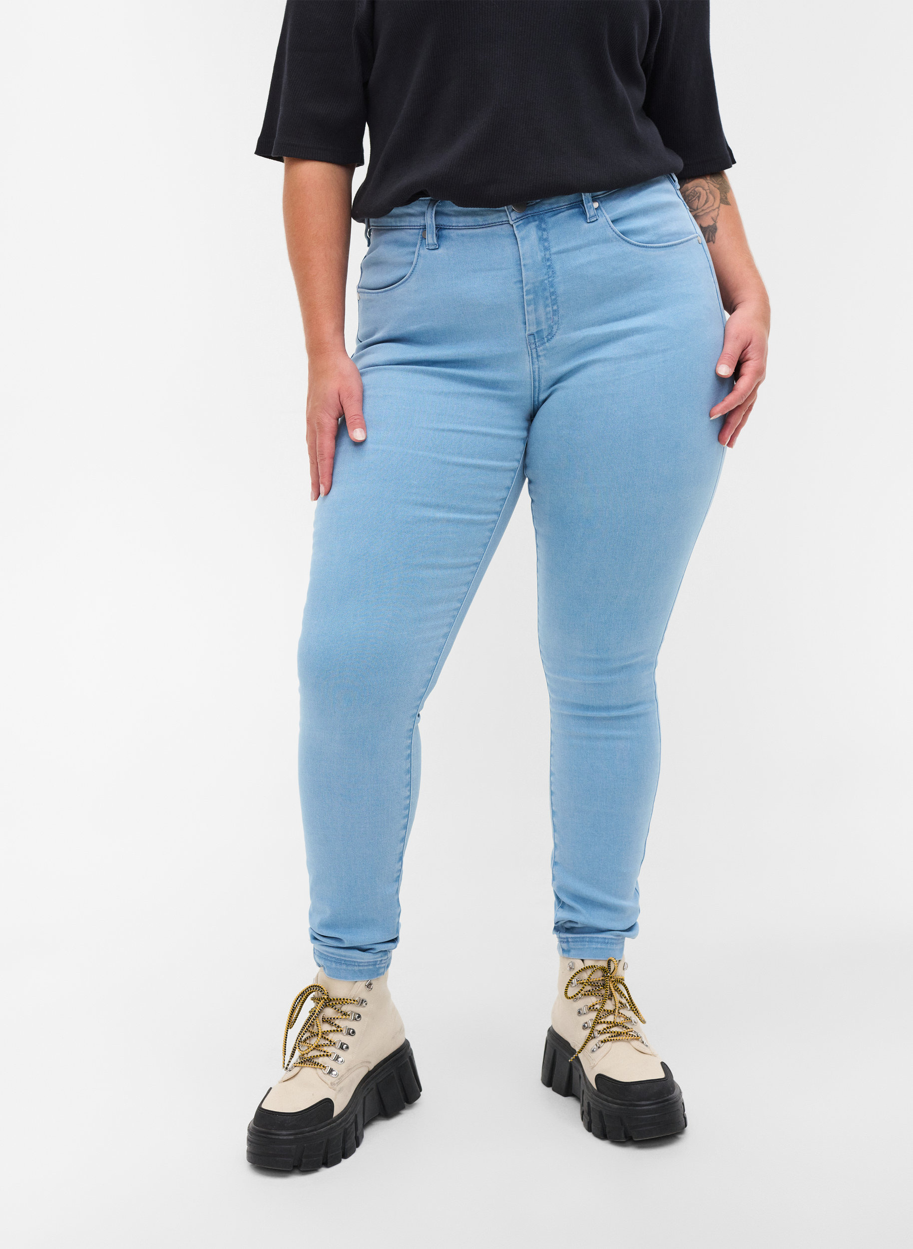 Super slim Amy jeans with high waist, Ex Lt Blue, Model image number 2