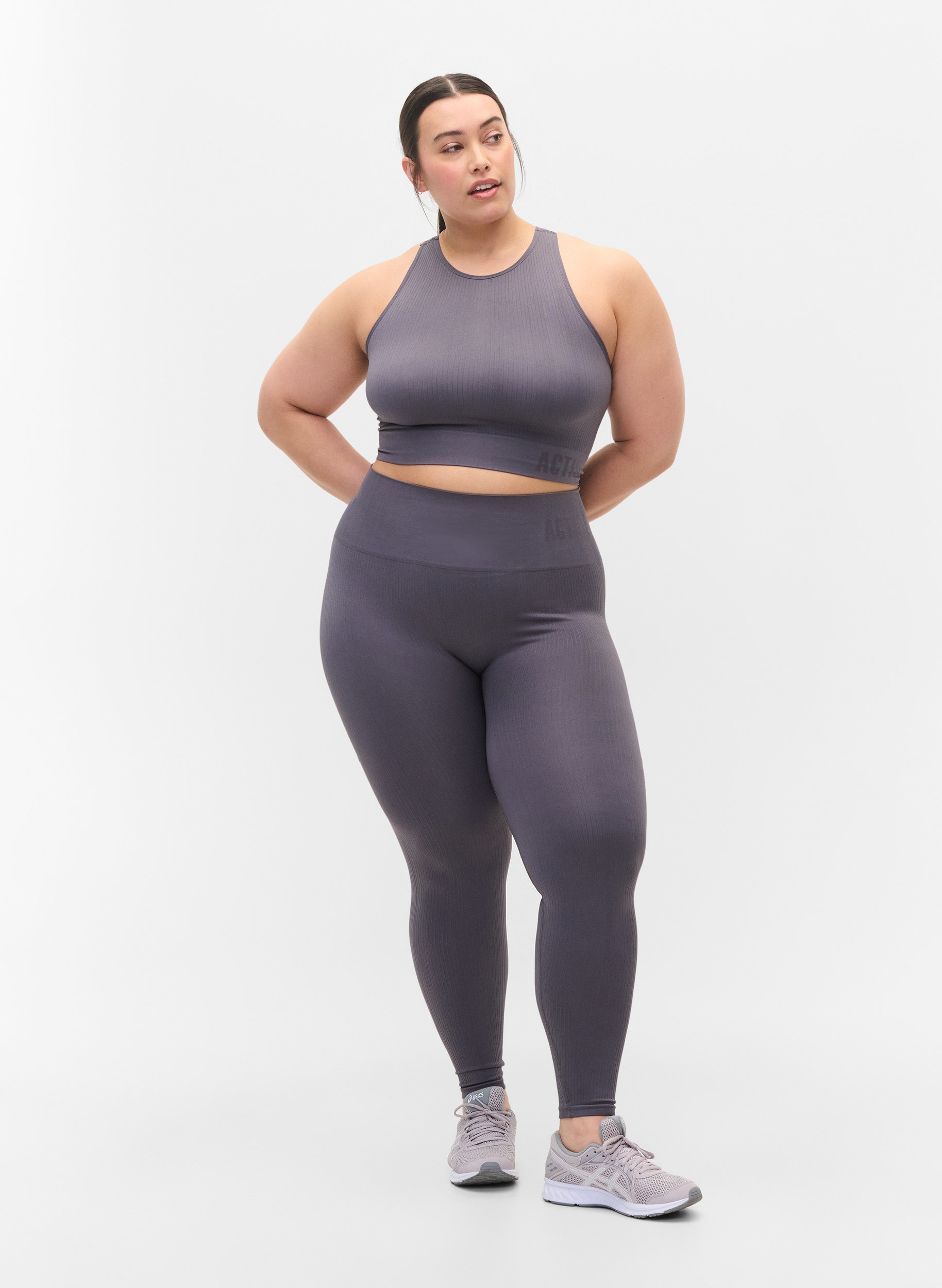 Workout leggings with ribbed structure 
