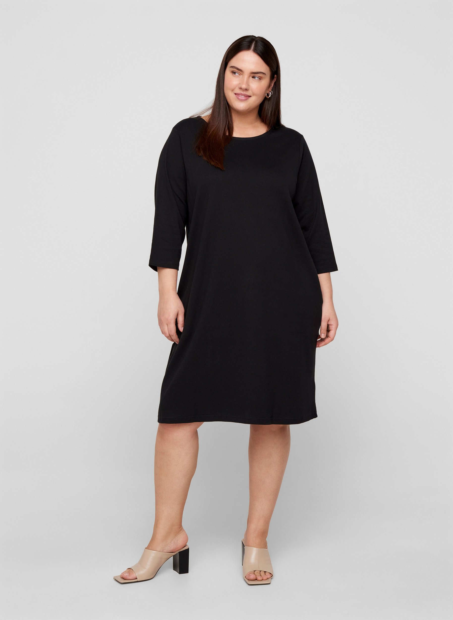 Cotton dress with 3/4 sleeves and 