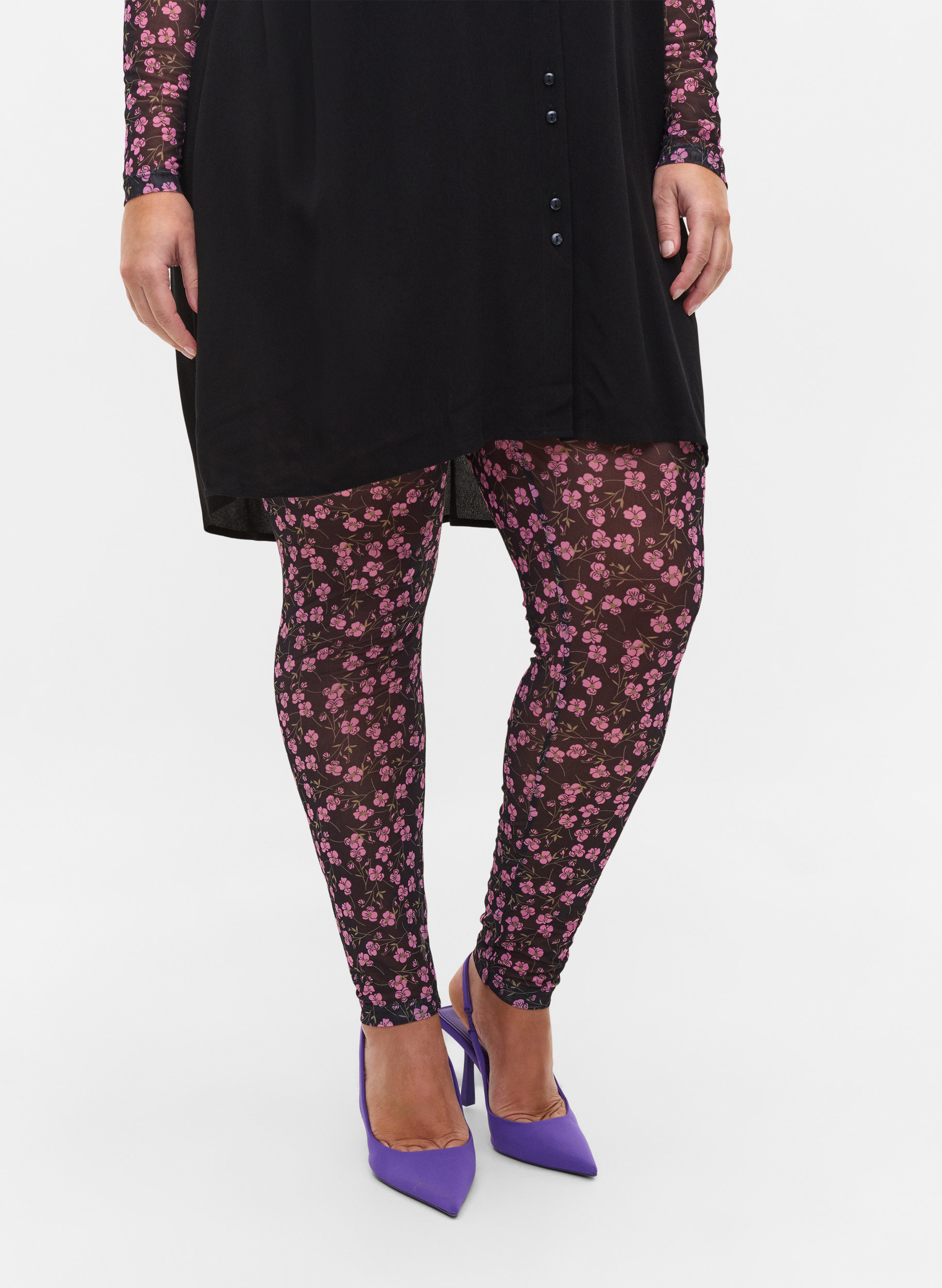 Mesh leggings in a stylish print 