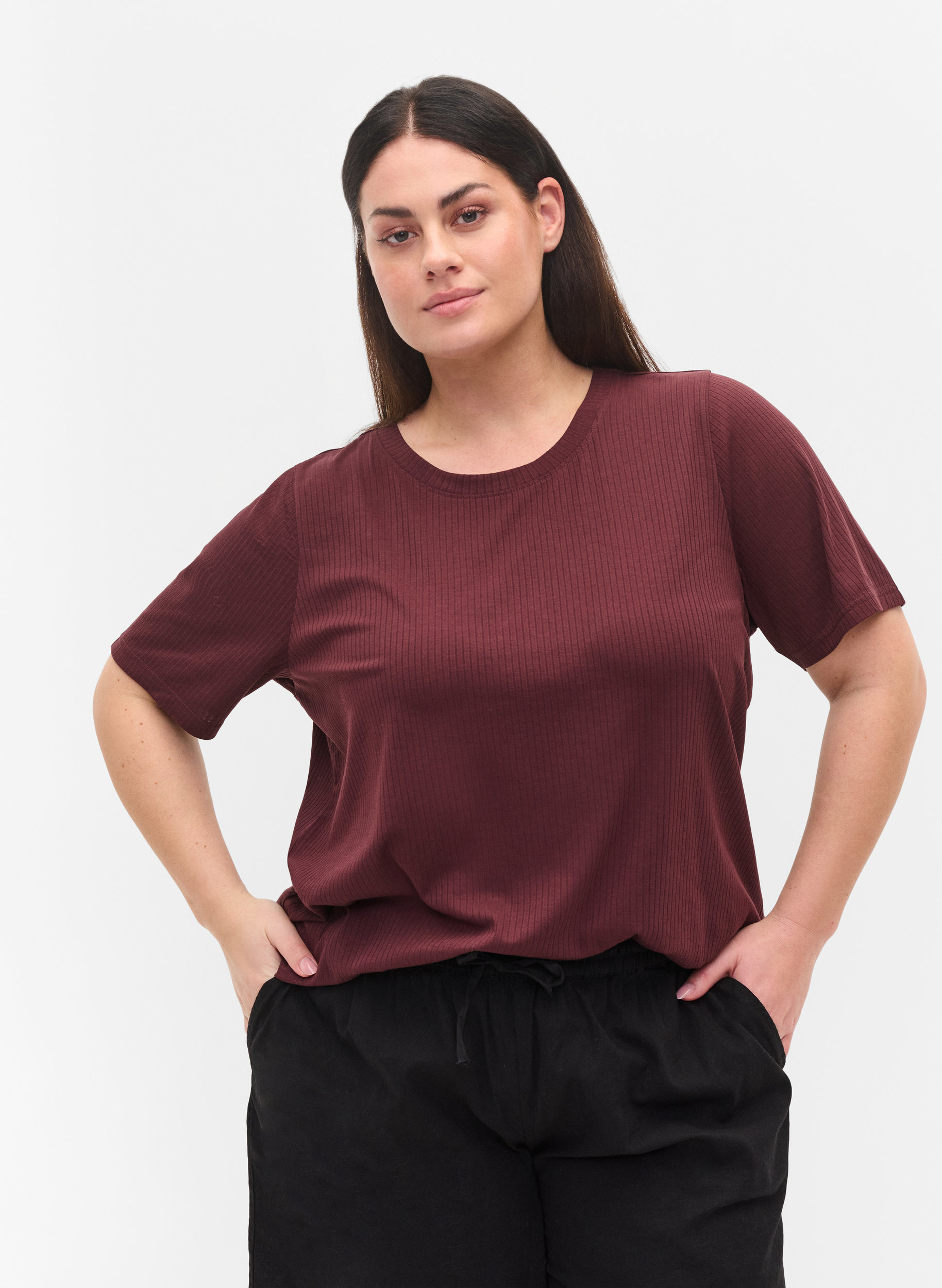 Short-sleeved t-shirt in ribbed fabric, Vineyard Wine, Model