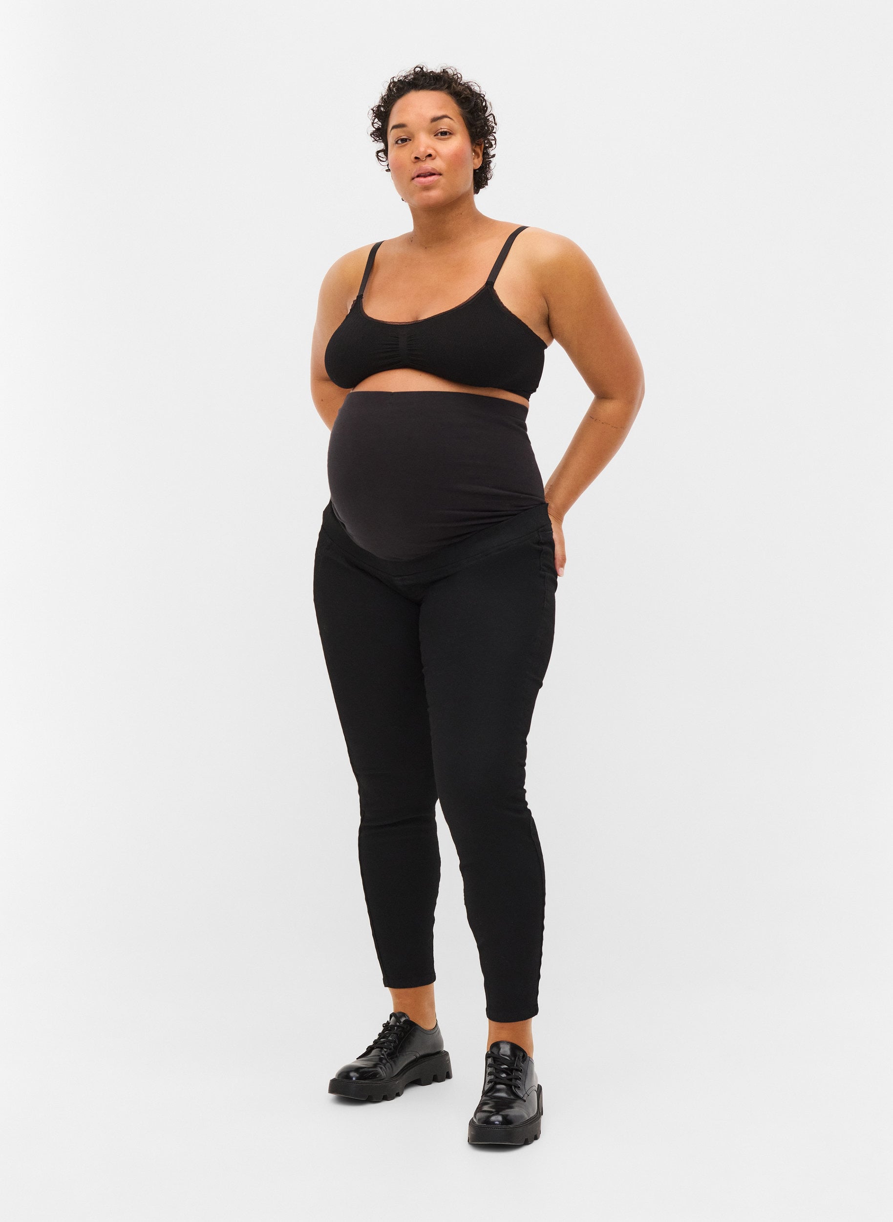 Maternity jeggings with back pockets 