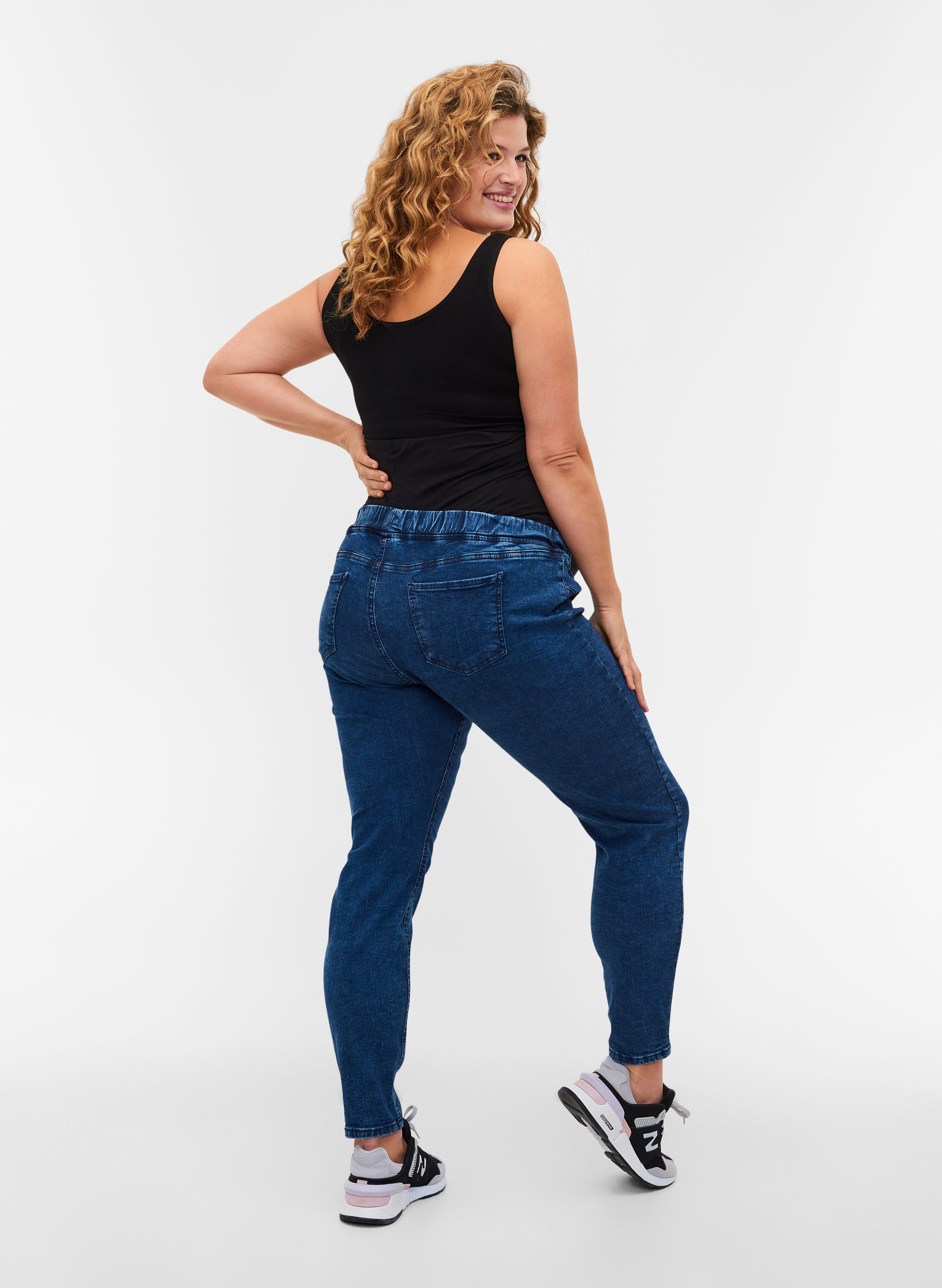 Maternity jeggings with back pockets 