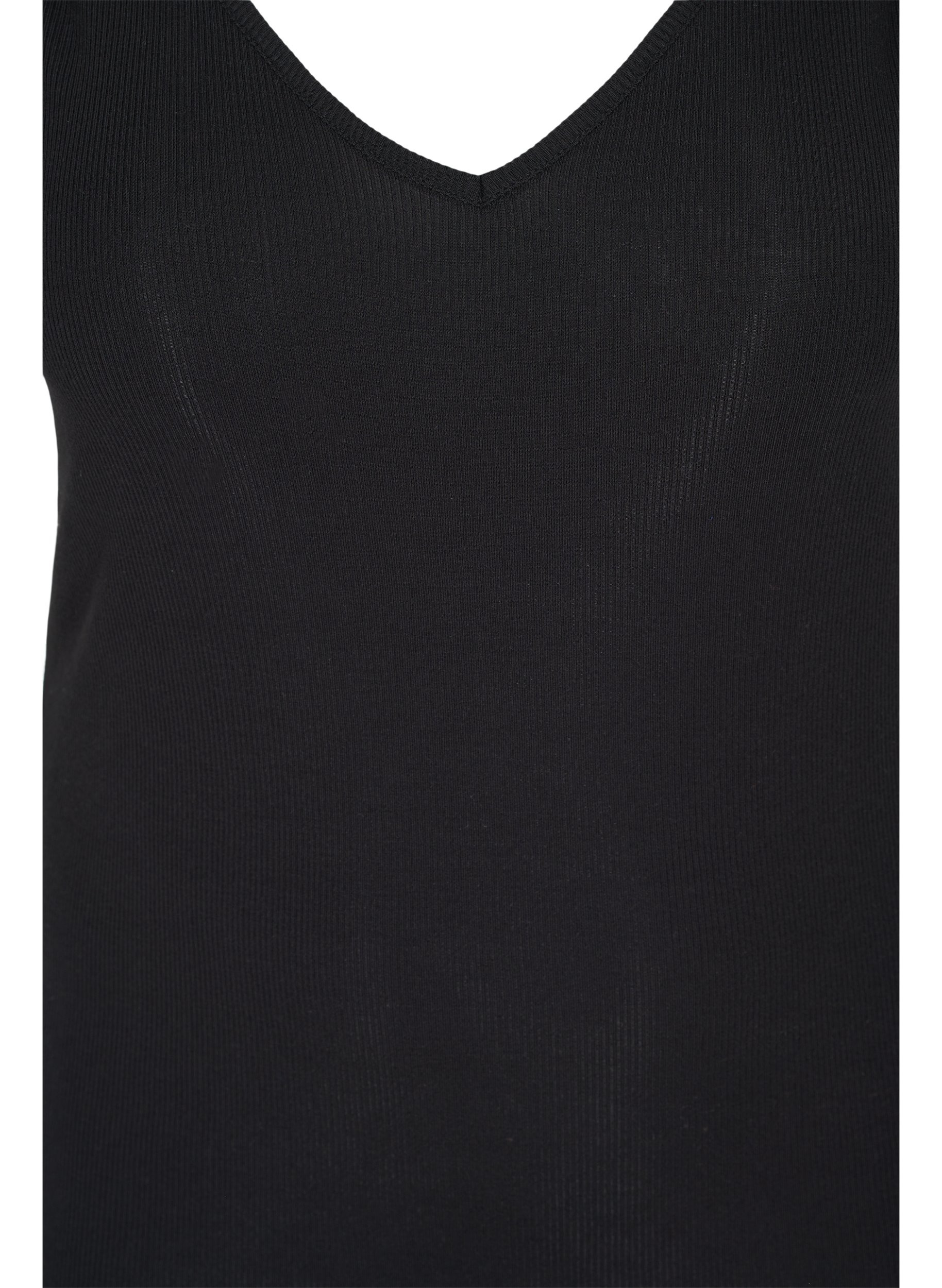 Ribbed basic top with v-neckline 