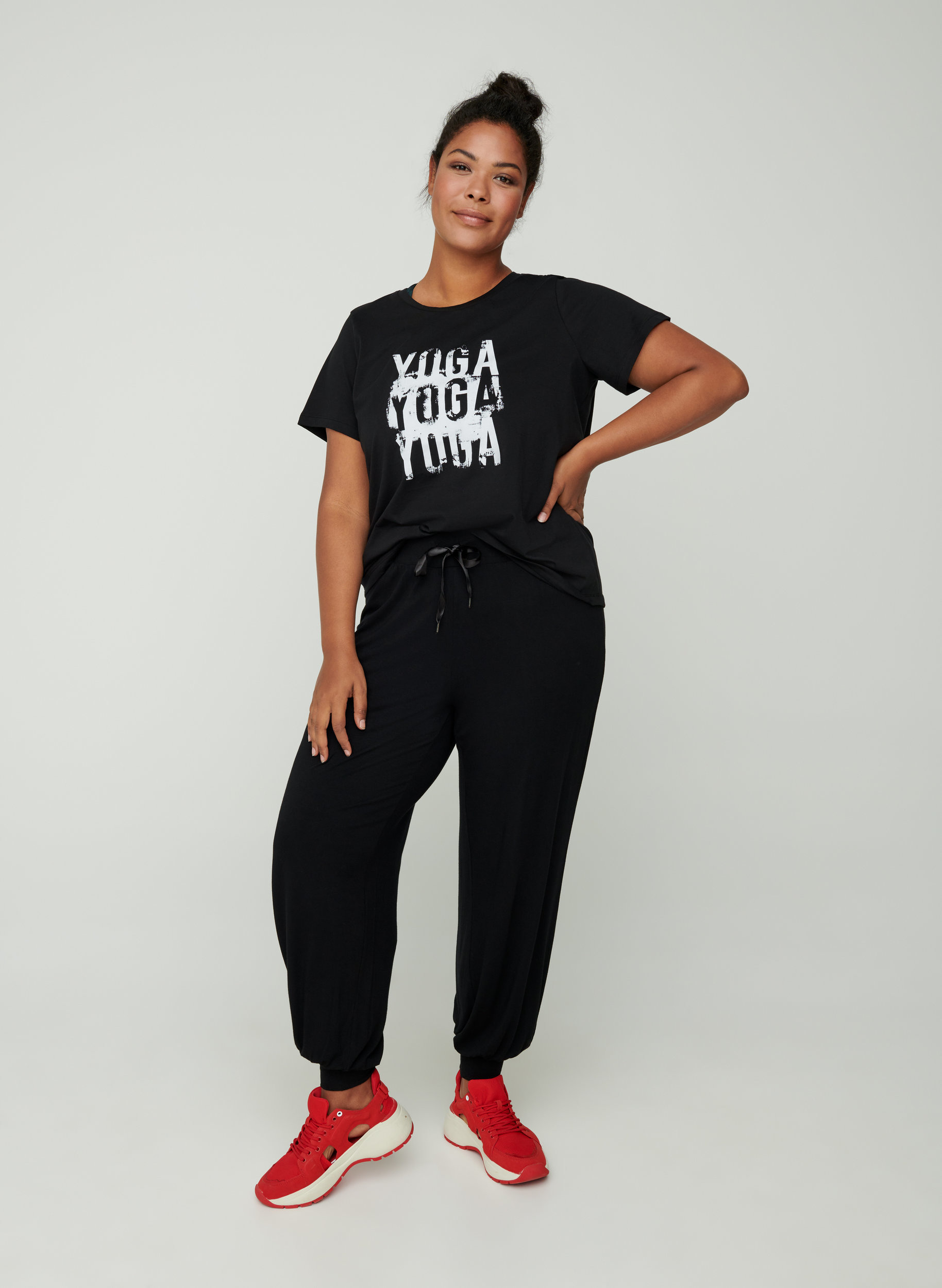 Loose, viscose sports trousers - Black 