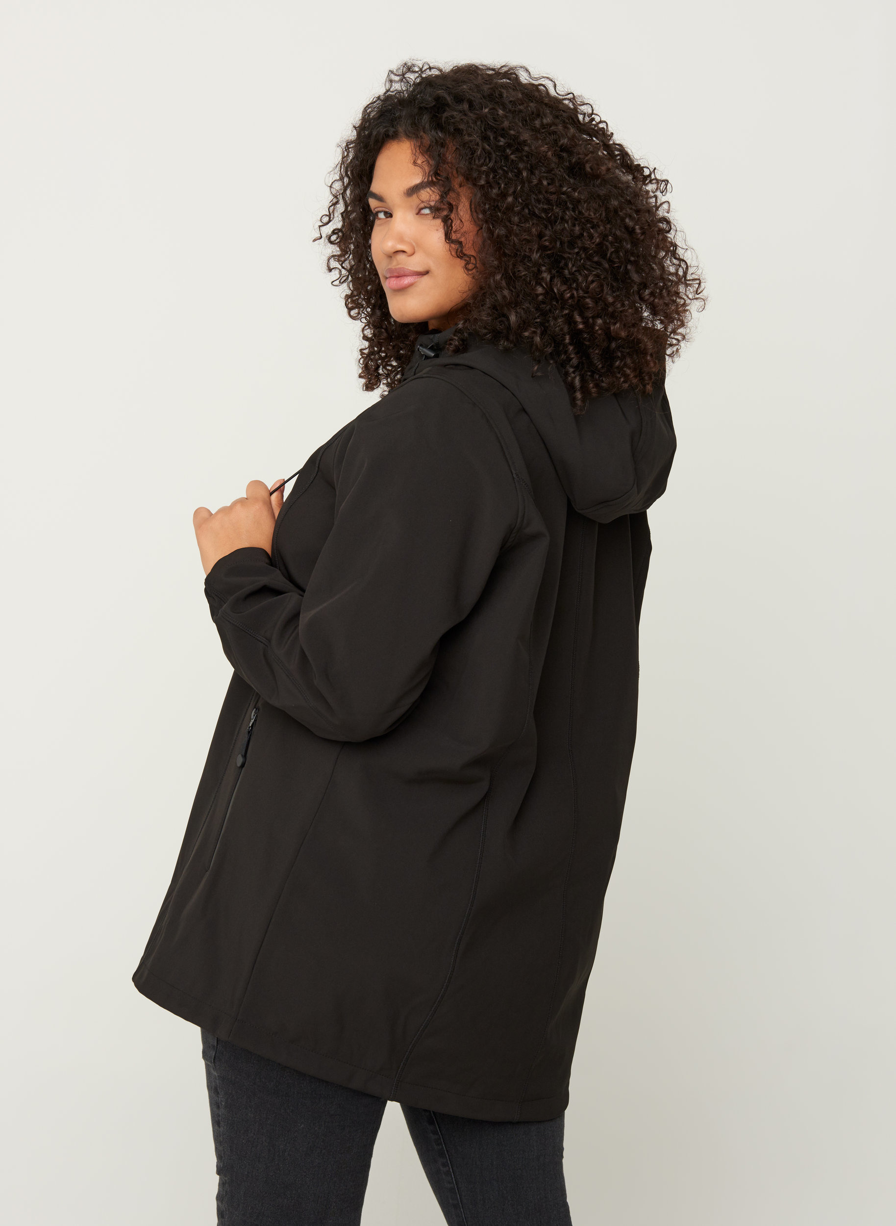 Short, hooded softshell jacket - Black 