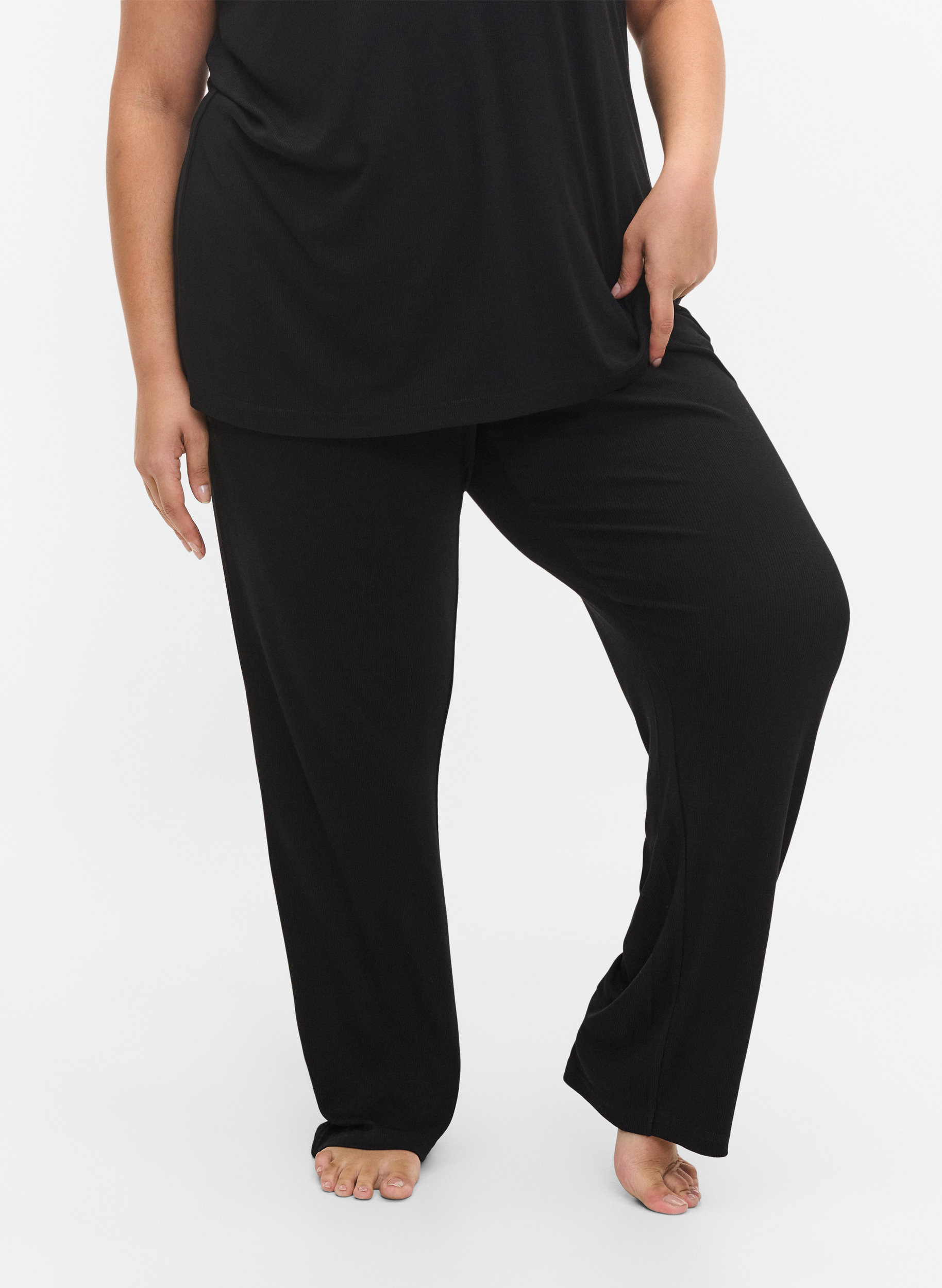 Loose pyjama bottoms in viscose - Black 