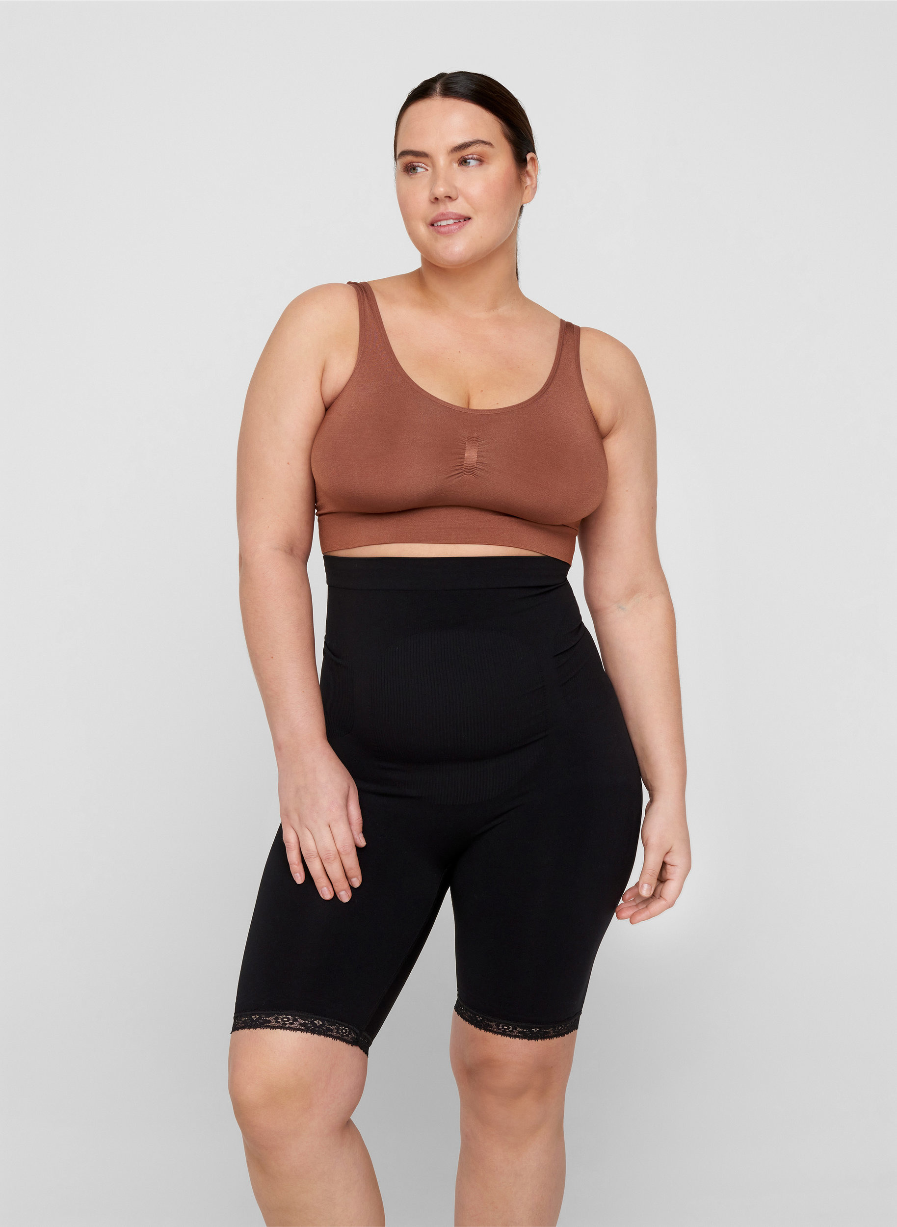 High-waisted shapewear shorts with lace 