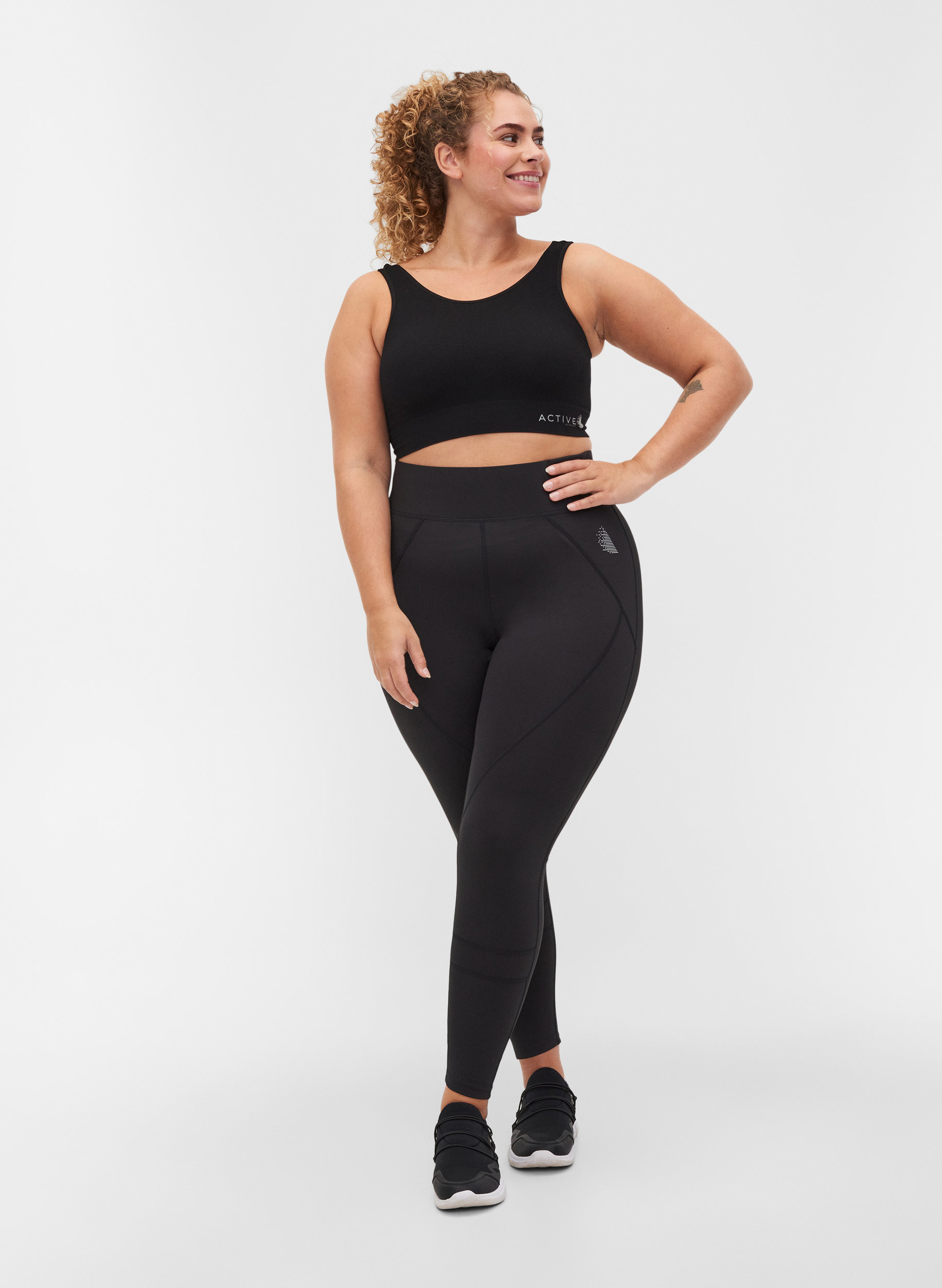 Cropped tights with wrinkle details 