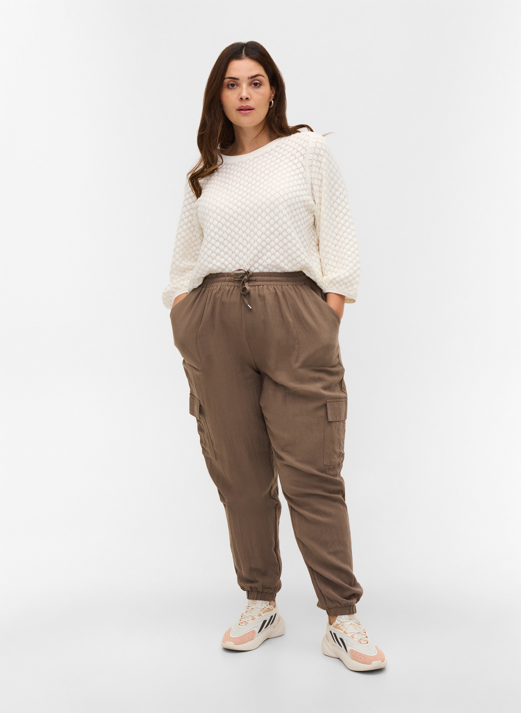 Loose viscose trousers with large 