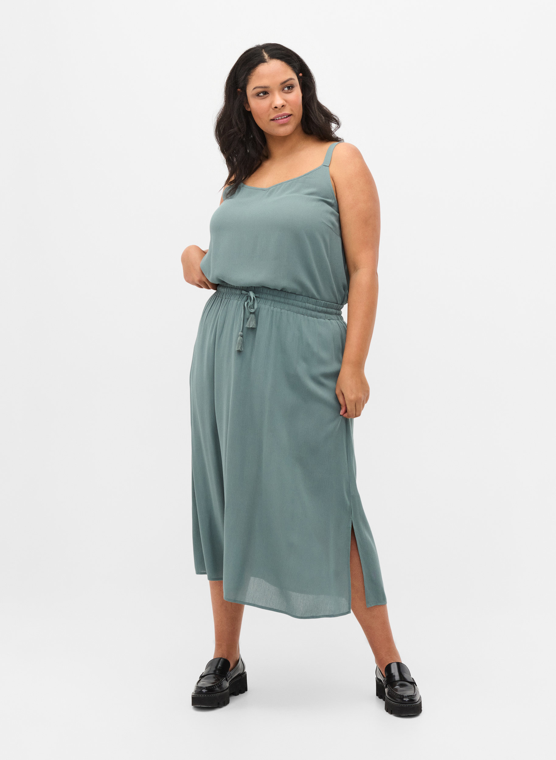 Viscose top with an A-line cut - Green 