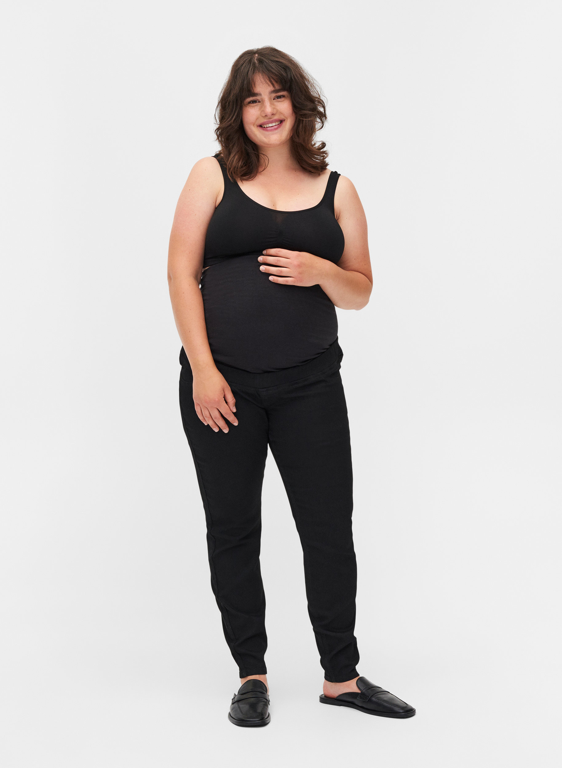 Maternity jeggings with back pockets 