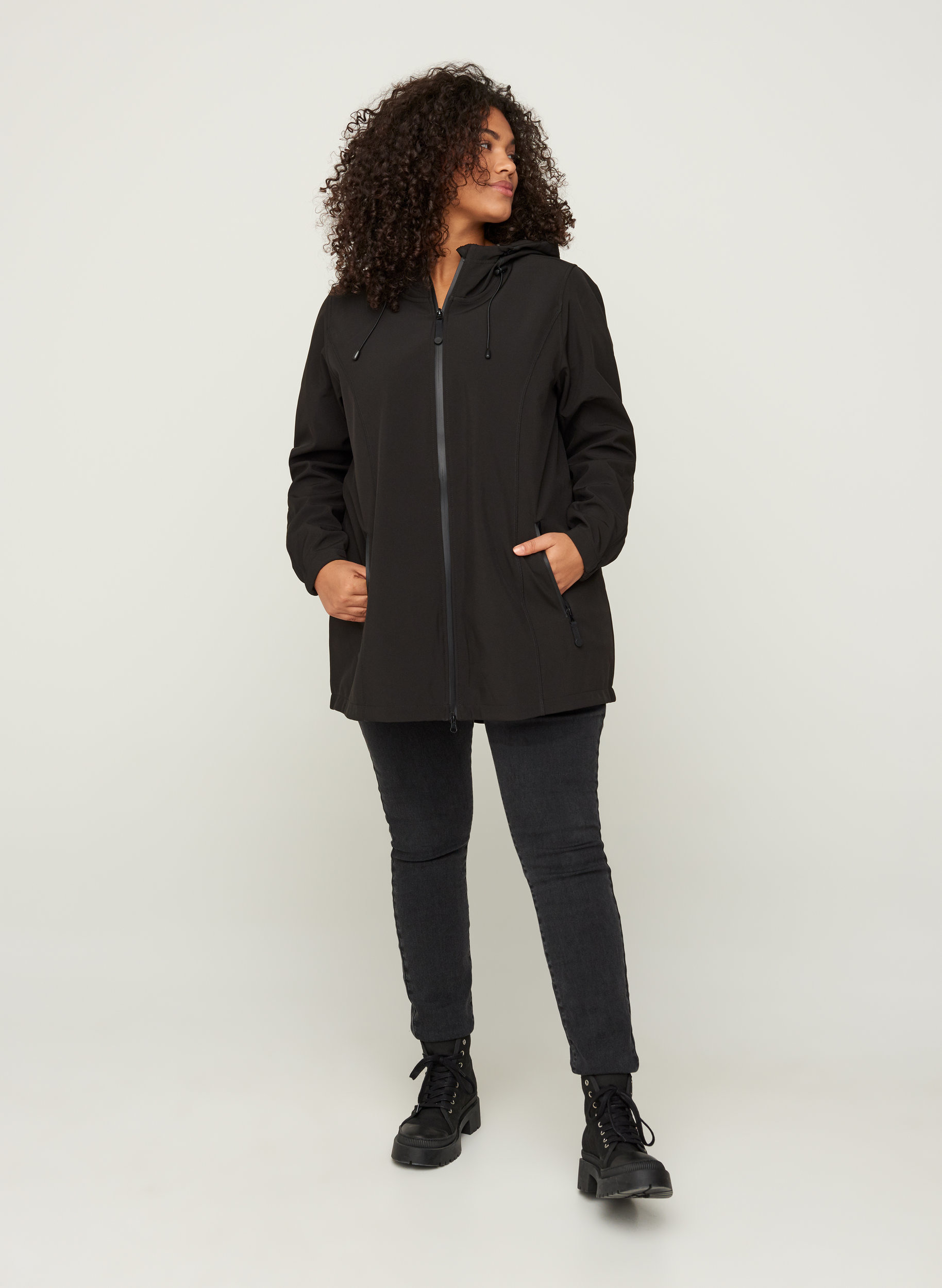 Short, hooded softshell jacket - Black 