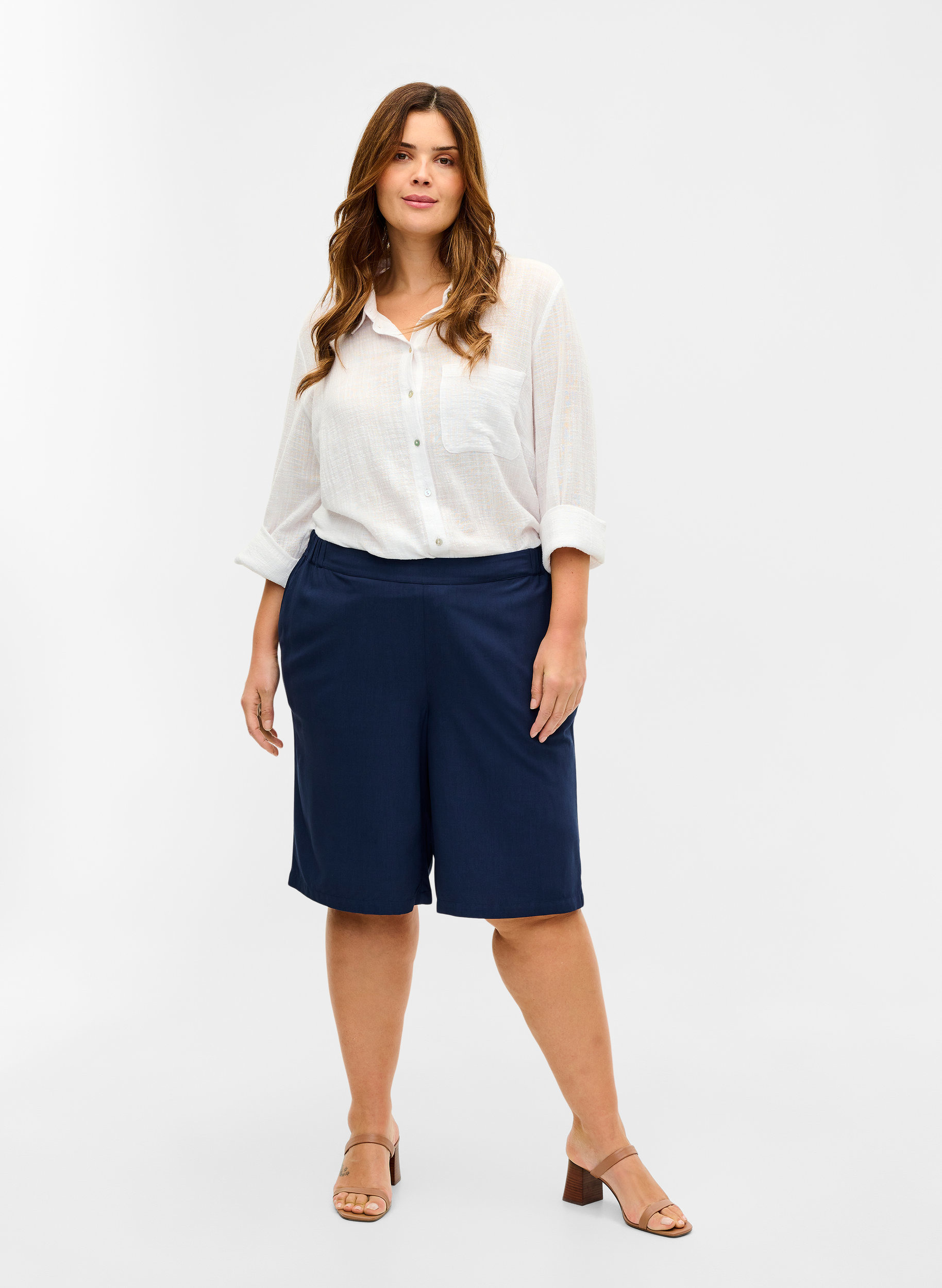 Viscose Bermuda shorts with pockets 