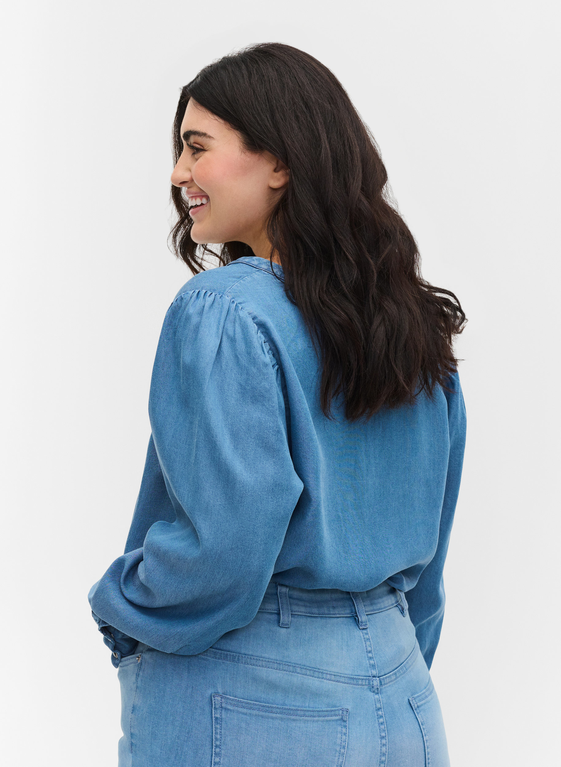 Long-sleeved shirt with v-neck and 
