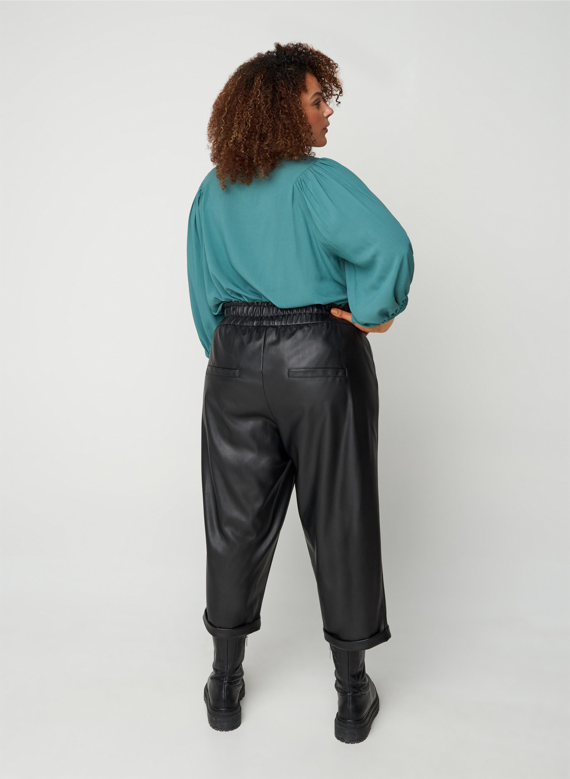 length trousers in synthetic leather 